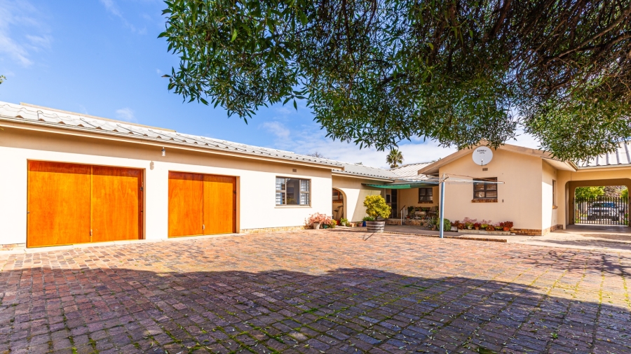 4 Bedroom Property for Sale in Laaiplek Western Cape
